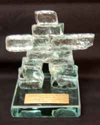 Inukshuk en verre - * Art inuït /Inuit Art